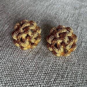 Monet Matte gold Earrings